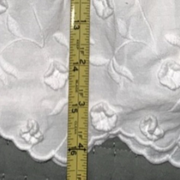 Lilly Pulitzer White Embroidered Floral Scallop Skirt Size Small. VVGUC - Picture 11 of 11